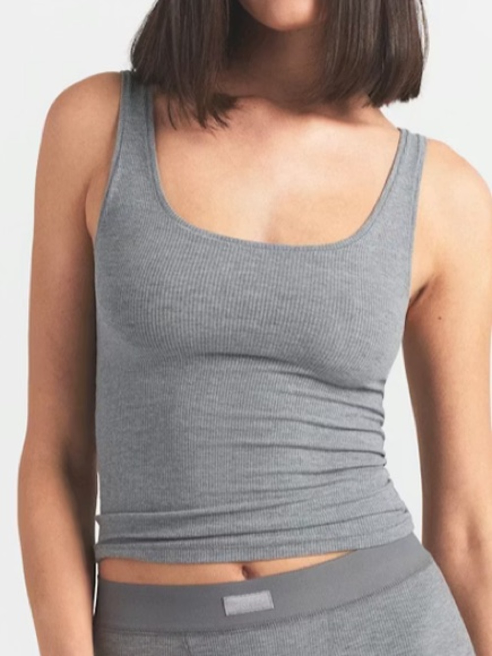 SKIMS Soft Lounge Ribbed Tank - Picture 3 of 5